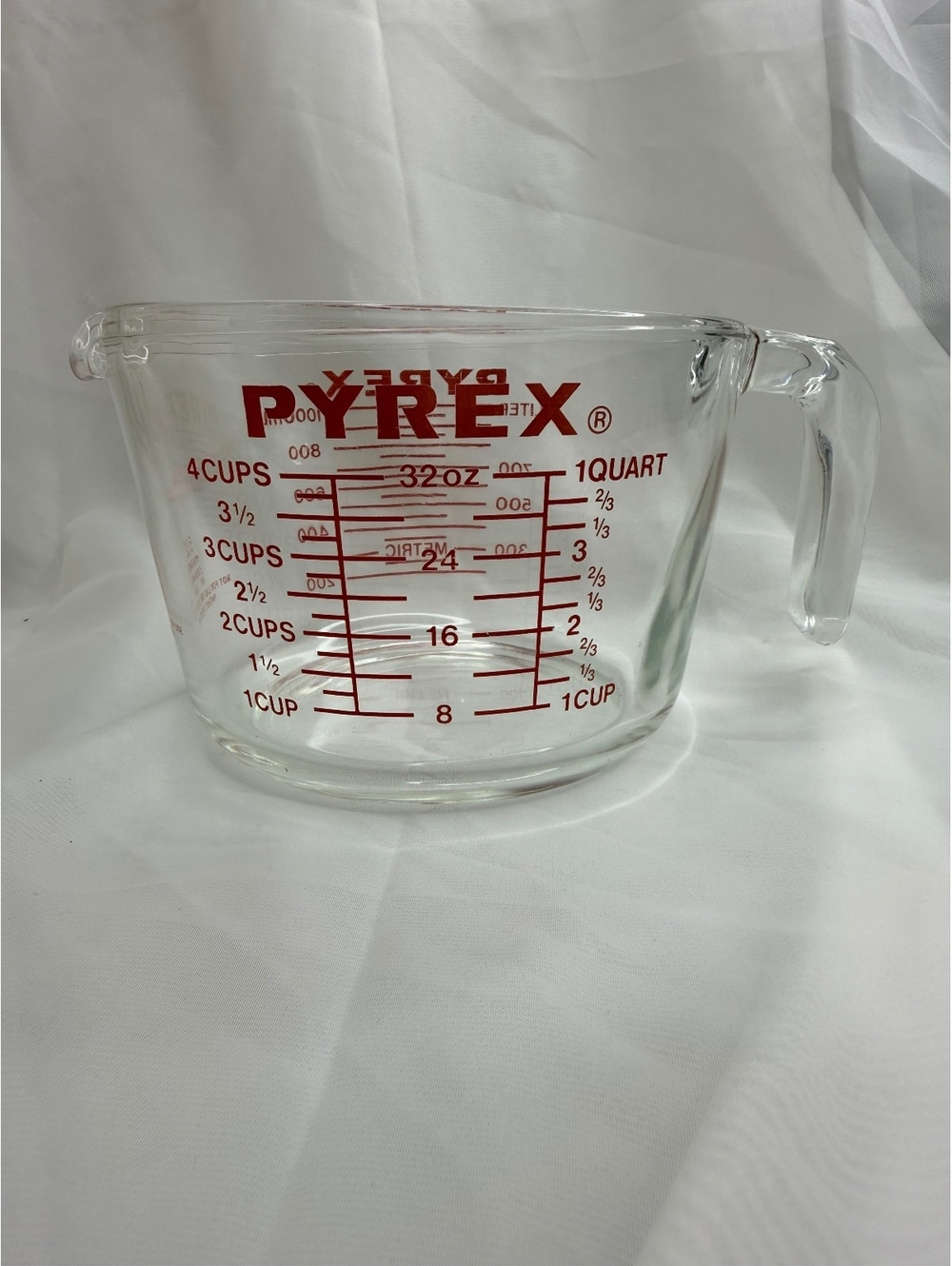 Vintage PYREX 532 4 Cup Measuring Cup Vintage Red Letters Capital T